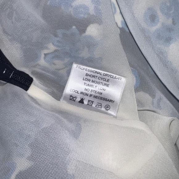 Beautiful Tory Burch Halter Dress Size 4. Like new - Picture 4 of 13